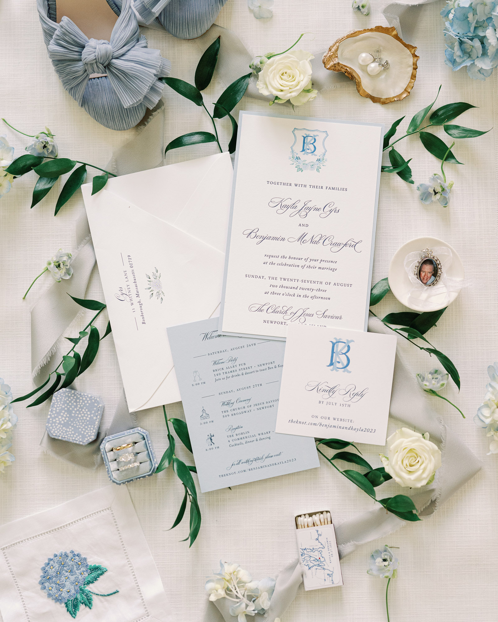 What Is a Wedding Flat Lay? (And What to Include)